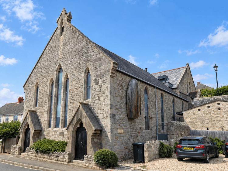Sunny Gothic Church Street View